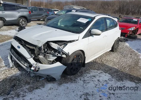 2017 Ford Focus St z USA, uszkodzony, nr VIN 1FADP3L93HL298858